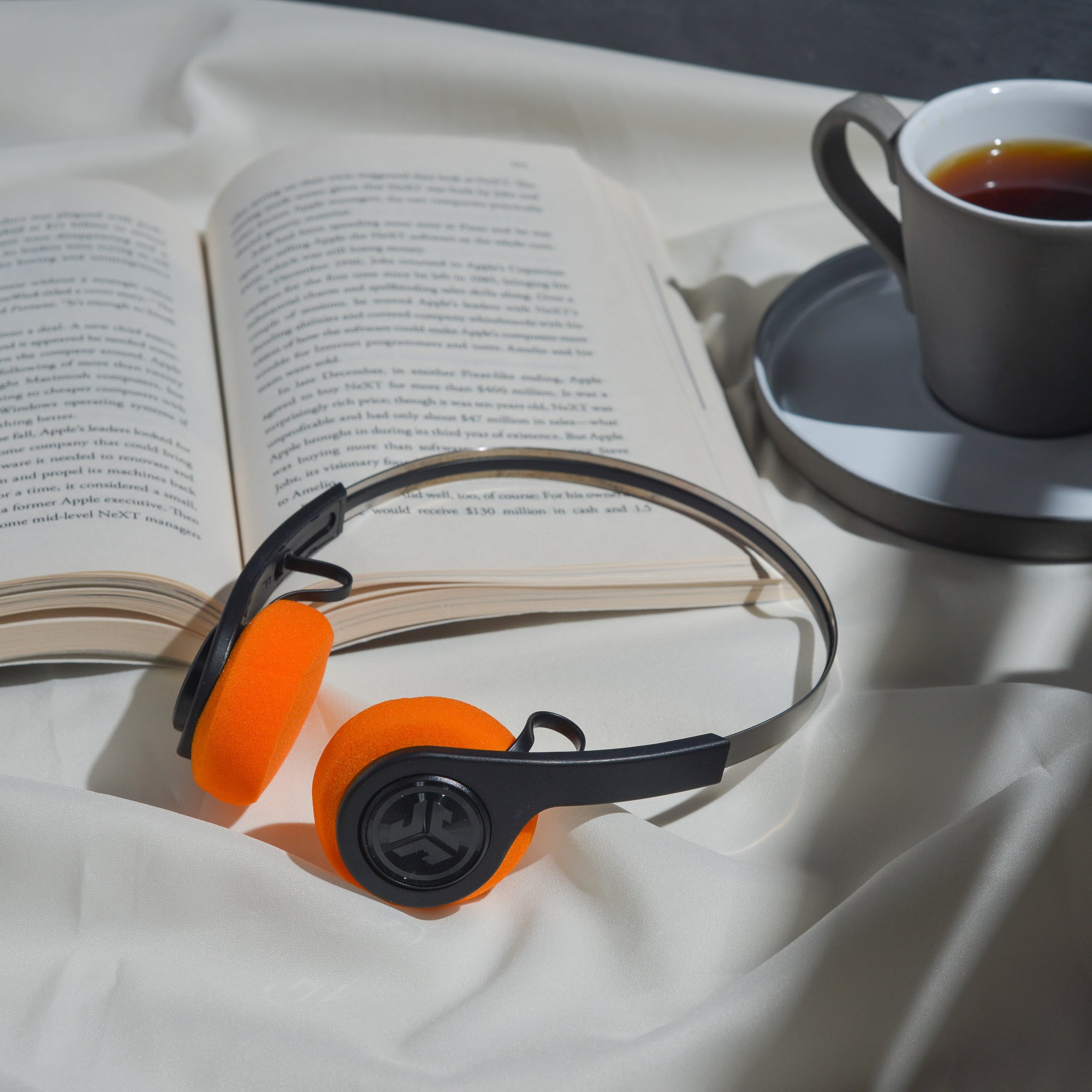 REWIND 2 WIRELESS RETRO HEADPHONES